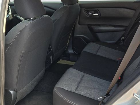 Used 2025 Nissan Rogue SV FWD image 37
