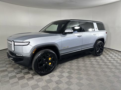 Used 2023 Rivian R1S Adventure image 1