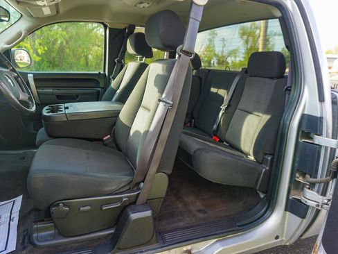 Used 2010 Chevrolet Silverado 2500 LT w/ Interior Plus Package AWD/4WD image 20