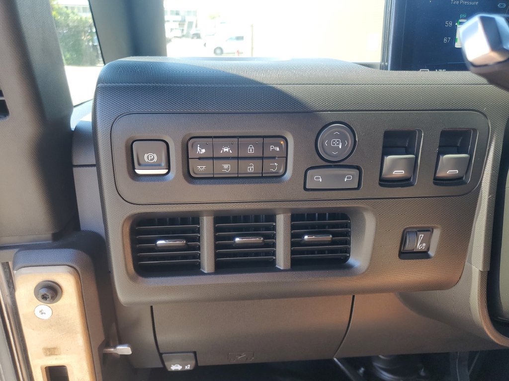 Used 2025 Chevrolet Brightdrop 600 w/ Battery Pack, Max Range AWD/4WD image 18