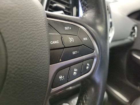 Used 2021 Jeep Cherokee Limited AWD/4WD image 17