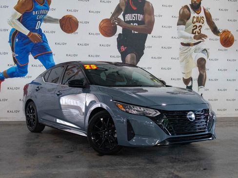 Used 2025 Nissan Sentra SR w/ Midnight Edition FWD image 2