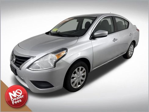 Used 2016 Nissan Versa SV image 8