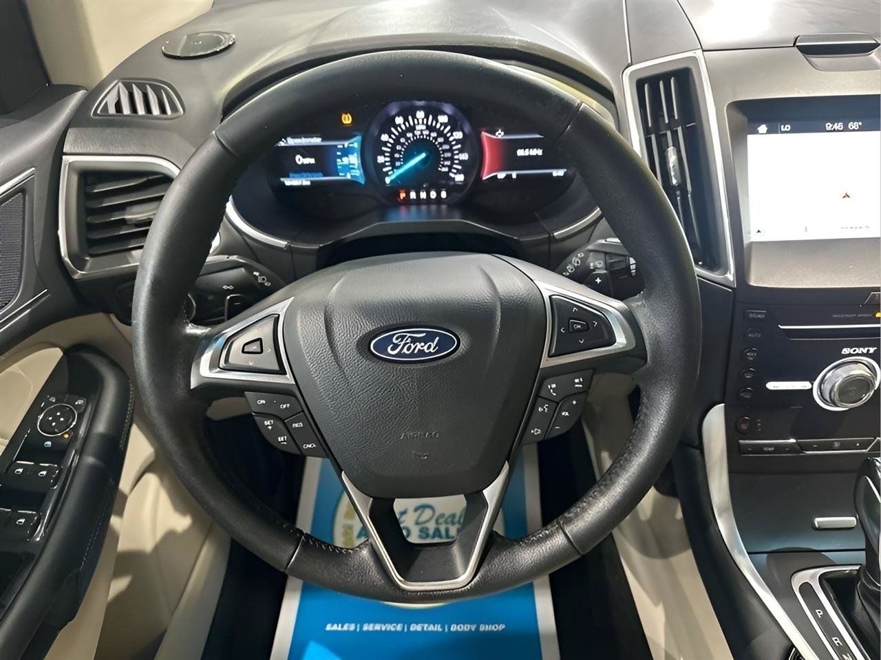 Used 2018 Ford Edge Titanium w/ Technology Package FWD image 16
