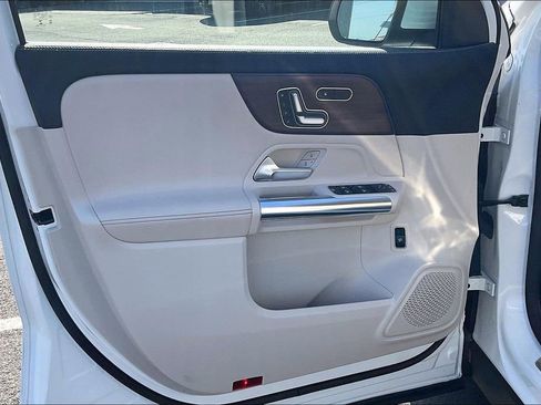 Certified 2023 Mercedes-Benz GLA 250 4MATIC image 15