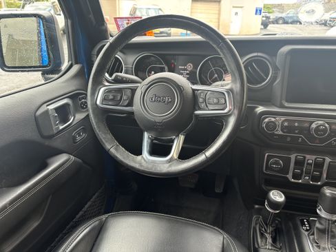 Certified 2020 Jeep Gladiator Overland AWD/4WD image 25