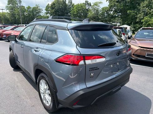 Used 2025 Toyota Corolla Cross LE w/ Moonroof Package AWD/4WD image 8