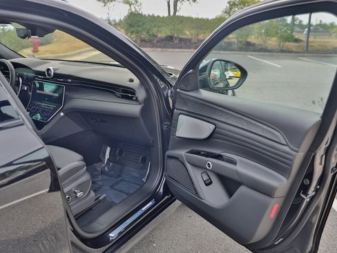 New 2024 Maserati Grecale GT image 43