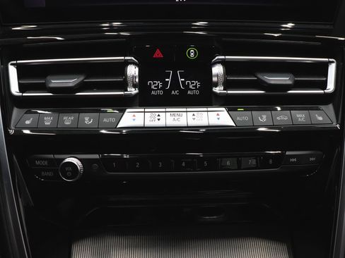 Used 2025 BMW 840i xDrive Coupe w/ Driving Assistance Package image 32