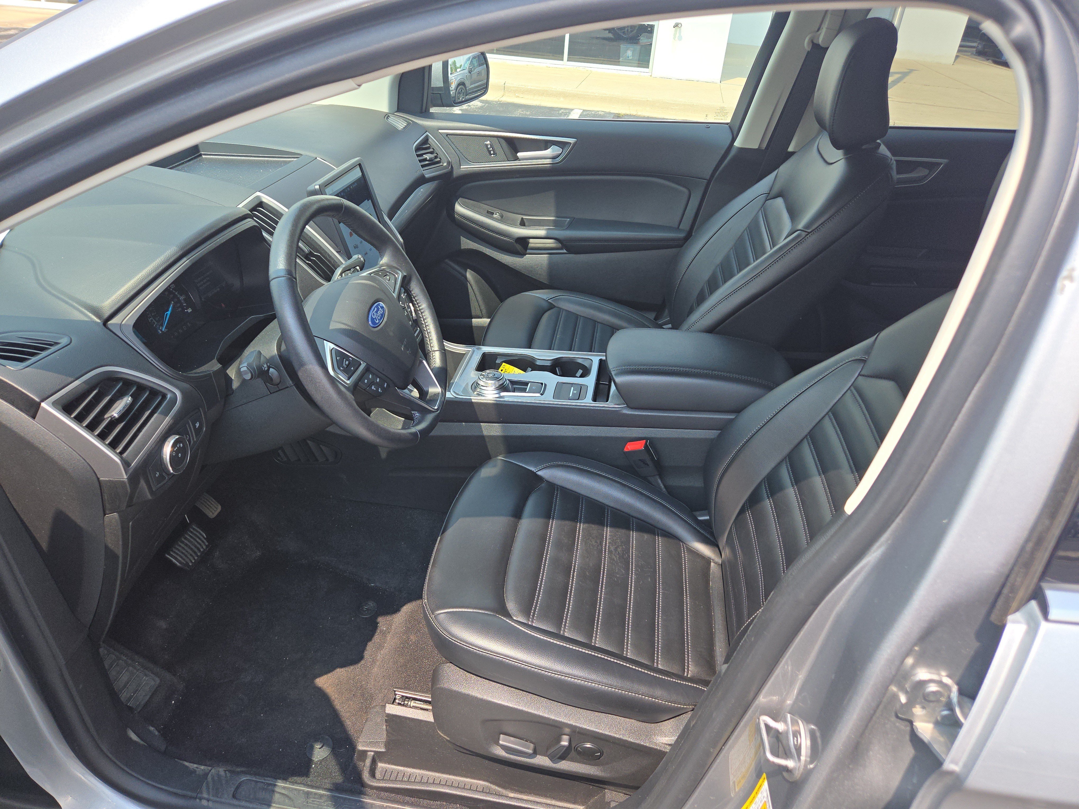 Used 2023 Ford Edge SEL AWD/4WD image 16