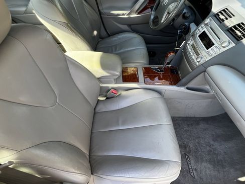 Used 2011 Toyota Camry XLE image 41