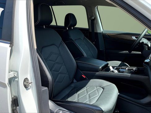 Used 2024 Volkswagen Atlas SE image 7