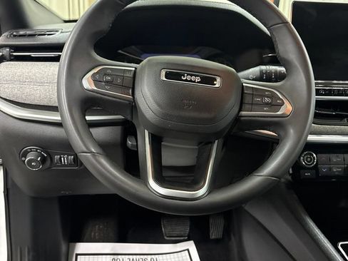 Used 2024 Jeep Compass Latitude AWD/4WD image 12