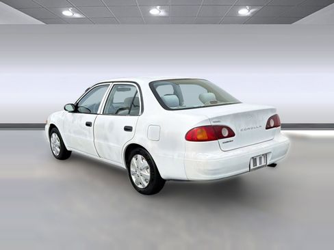 Used 2001 Toyota Corolla CE FWD image 3