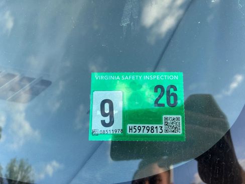 Used 2017 Chevrolet Express 2500 image 23