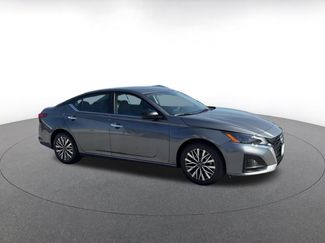 Used 2025 Nissan Altima 2.5 SV video 2