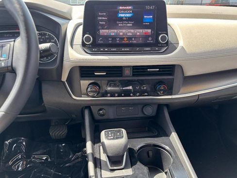 Used 2025 Nissan Rogue SV AWD/4WD image 15