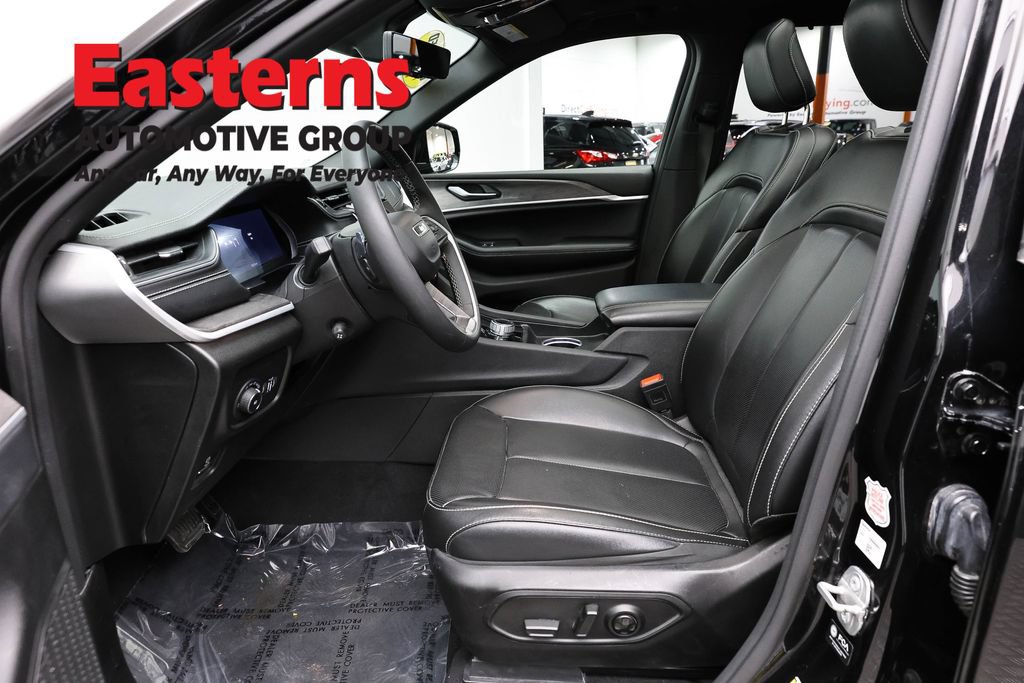 Used 2024 Jeep Grand Cherokee L Limited w/ Luxury Tech Group II AWD/4WD image 15