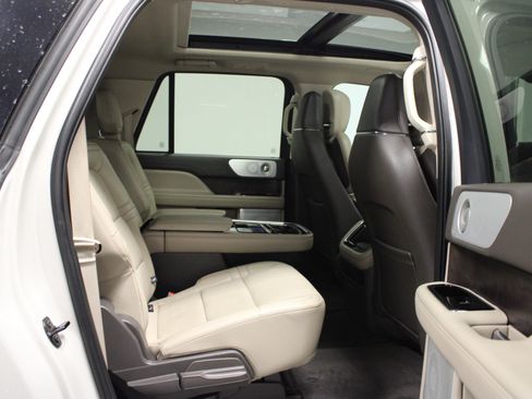 Used 2024 Lincoln Navigator L Reserve image 15