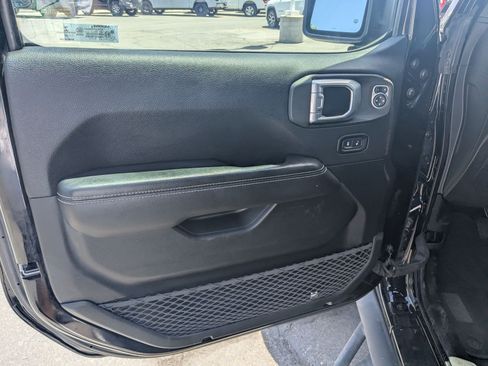 Used 2020 Jeep Gladiator Overland w/ Popular Equipment Package AWD/4WD image 15
