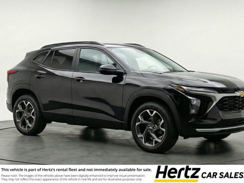 Used 2025 Chevrolet Trax LT w/ LT Convenience Package image 1