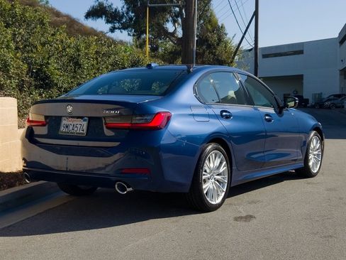 Used 2023 BMW 330i Sedan w/ Convenience Package image 5