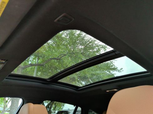 Used 2023 BMW X6 M50i w/ Executive Package image 30