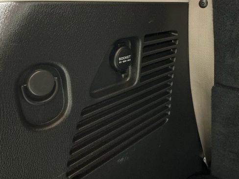 Used 2024 Nissan Armada Platinum w/ Captain's Chairs Package image 34