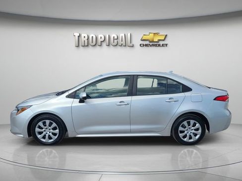 Used 2024 Toyota Corolla LE FWD image 2