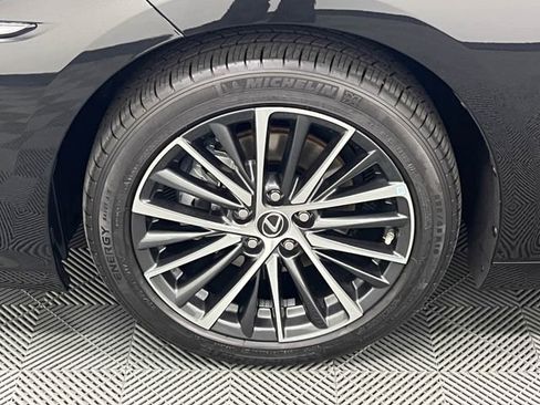 Certified 2024 Lexus ES 350 w/ Premium Package image 23