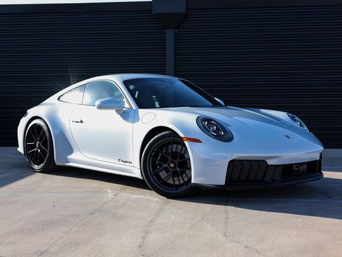 New 2026 Porsche 911 Carrera GTS image 9