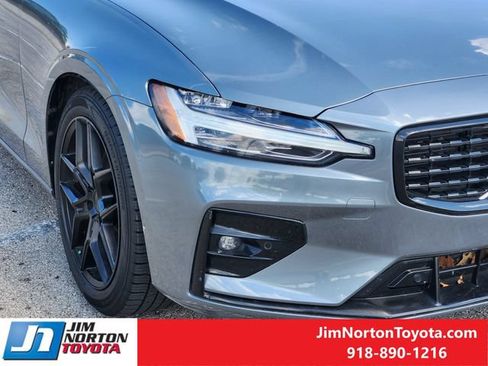 Used 2021 Volvo S60 T5 Momentum w/ Premium Package AWD/4WD image 10