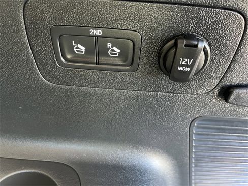 Used 2023 Kia Sorento S w/ Panoramic Sunroof Package image 28