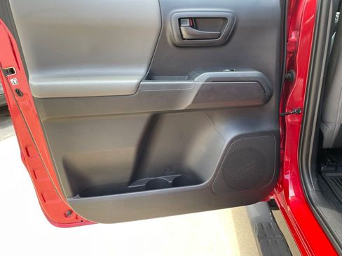 Used 2019 Toyota Tacoma SR w/ SR Convenience Package RWD image 21