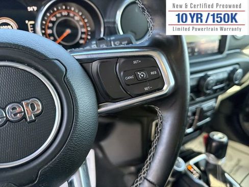 Used 2020 Jeep Wrangler Unlimited Sahara image 19