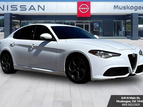 Used 2019 Alfa Romeo Giulia RWD image 1
