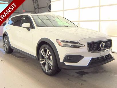 Used 2025 Volvo V60 B5 Cross Country Plus