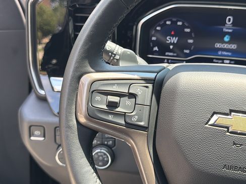 Used 2022 Chevrolet Silverado 1500 High Country w/ High Country Premium Package AWD/4WD image 25