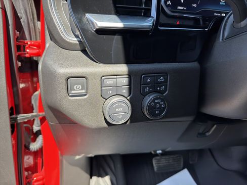 Used 2025 Chevrolet Silverado 2500 LT w/ Trail Boss Package AWD/4WD image 18