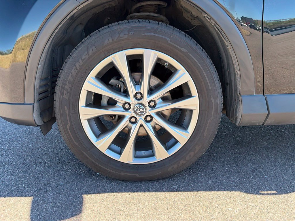 Used 2016 Toyota RAV4 Limited AWD/4WD image 39