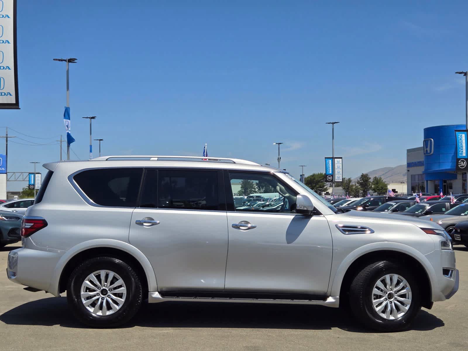 Used 2024 Nissan Armada SV AWD/4WD image 8