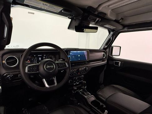 Used 2024 Jeep Wrangler Sahara w/ Technology Group image 25