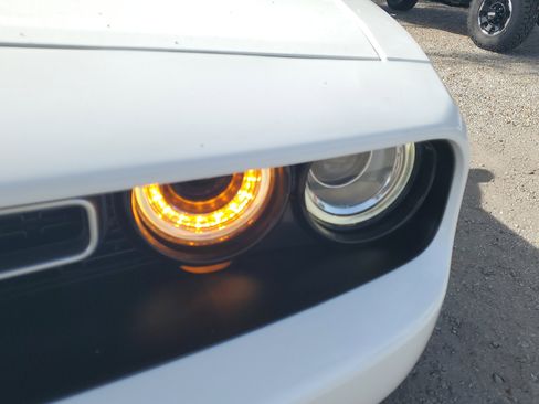 Used 2023 Dodge Challenger SXT image 3