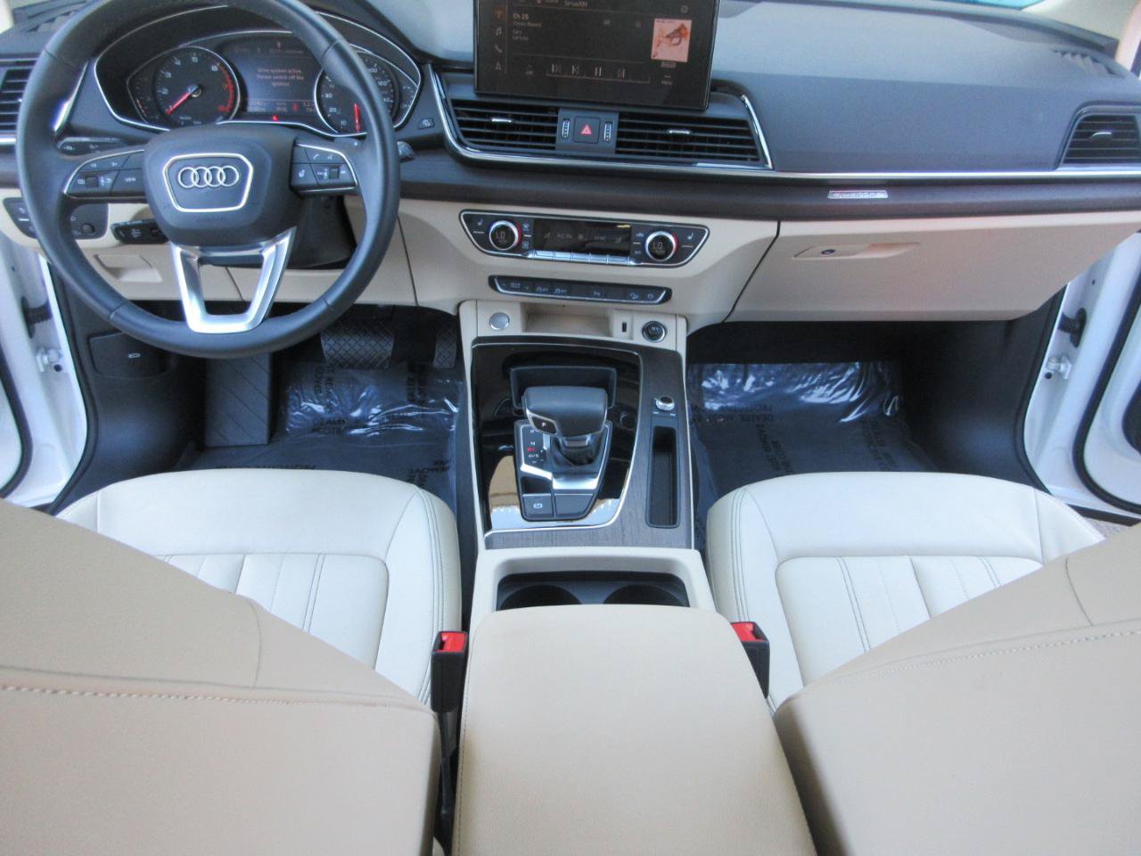 Used 2023 Audi Q5 2.0T Premium w/ Convenience Package AWD/4WD image 18