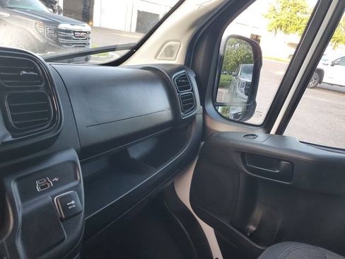 Used 2025 RAM ProMaster 2500 w/ U-Haul Equipment Group FWD image 19