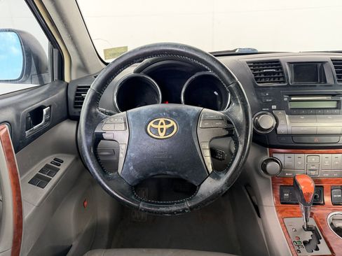 Used 2010 Toyota Highlander Limited FWD image 28