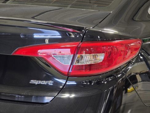 Used 2016 Hyundai Sonata Sport w/ Option Group 02 image 12