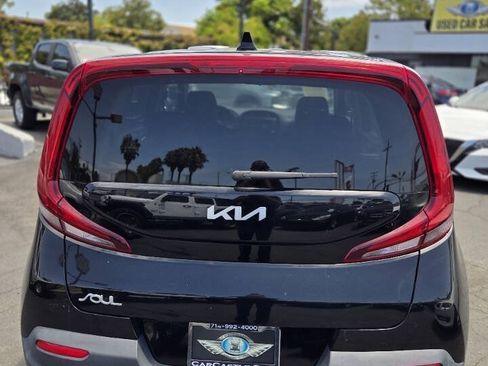 Used 2022 Kia Soul LX FWD image 6