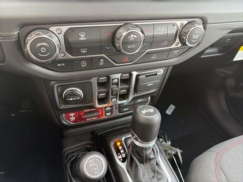 New 2026 Jeep Wrangler Unlimited Rubicon image 13