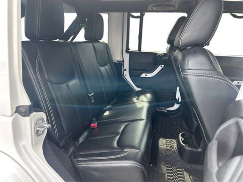 Used 2014 Jeep Wrangler Unlimited Sahara w/ Dual Top Group AWD/4WD image 41